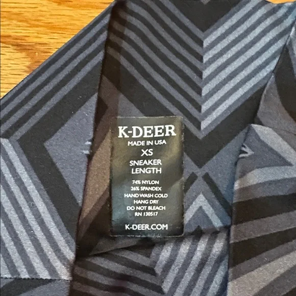 K-DEER Leggings - Black and Pink, Black and Gray Patterns - Picture 4 of 5